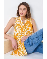 Roman - Floral Print Sleeveless V-Neck Button Blouse - Lyst