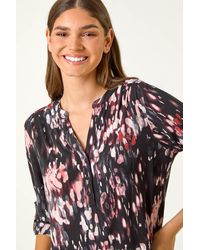 Roman - Textured Abstract Print V-Neck Stretch Top - Lyst