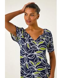 Roman - Textured Leaf Print V-Neck Stretch Top - Lyst