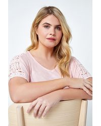 Roman Curve - Lace Trim V-Neck T-Shirt - Lyst