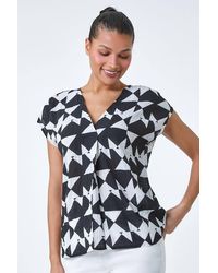 Roman - Geometric Crinkle Textured V-Neck Top - Lyst