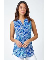 Roman - Textured Spot Print Sleeveless V-Neck Top - Lyst
