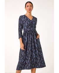 Roman - Textured Wave Print V-Neck Midi Dress - Lyst