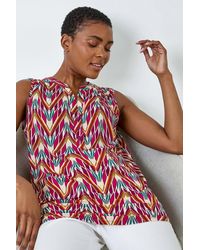 Roman - Sleeveless V-Neck Floral Button Detail Top - Lyst