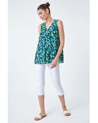 Roman - Ditsy Spot Sleeveless V-Neck Pleat Vest Top - Lyst