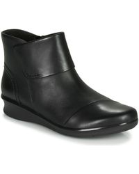 clarks hope track ankle boot