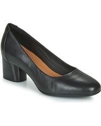 clarks low heel court shoes