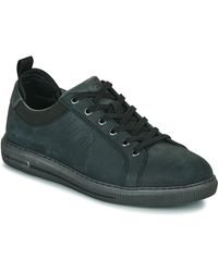 Skechers Lanson- Escape Trainers in 