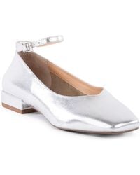 Seychelles - Pumpkin Leather Flat - Lyst