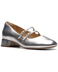 Clarks - Daiss30 Shine Leather Pump - Lyst