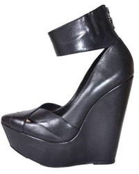 bcbg wedge shoes