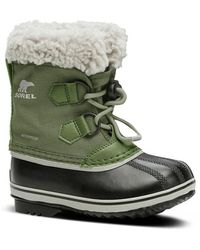 sorel flat boots