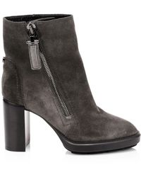 aquatalia ilenia suede ankle boots