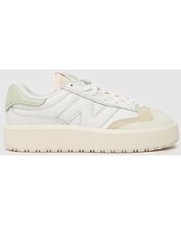 New Balance - 302 Trainers In White & Green - Lyst