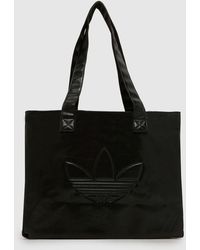 adidas Polyurethane Outline Trefoil Shopper Bag in Black | Lyst UK