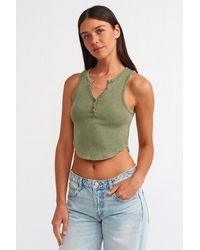Dilvin - Geribbelde Cropped Blouse Met Knopen - Lyst