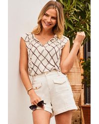 Sosandar - Ivory Chain Print Tie Detail Vest Jersey Top - Lyst