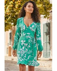 Sosandar - Jade Floral Print Figure Flattering Dress - Lyst