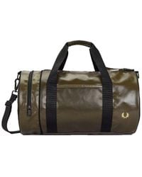 Fred Perry - Tonal Classic Barrel Bag Uniform Green/gold - Lyst