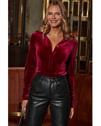 Sosandar - Burgundy Luxe Velvet Shirt - Lyst