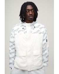 BoohooMAN - Oversized Boxy Reflective Printed Hooded Cagoule - Lyst