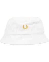 Fred Perry - Winkel Voor Pique Katoenen Witte Emmerhoeden - Lyst