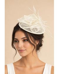 SVNX - Feather & Pearl Rosette Fascinator - Lyst