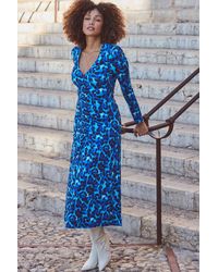 Sosandar - Animal Print Ruched Detail Jersey Midi Dress - Lyst