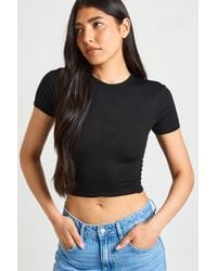 Boohoo - Tall Basic Short Sleeve Crew Neck Crop Top - Lyst