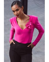 Sosandar - Hot Corsage Detail Ruched Shoulder Top - Lyst