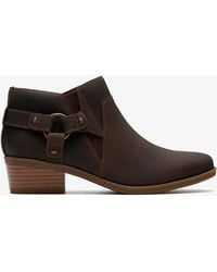 Clarks - Danyelle Gema Taupe Oily Leather Boots - Lyst