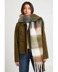 Boohoo - Oversized Checked Tassel Fluffy Scarf - Lyst