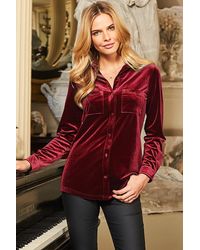 Sosandar - Burgundy Luxe Velvet Shirt - Lyst