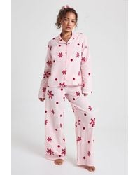 Boohoo - Christmas Snowflake Print Textured Long Sleeve Shirt & Trouser Pyjama 3 Piece Set - Lyst