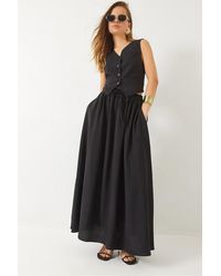 Bianco Lucci - V-Neck Vest And Maxi Skirt Two-Piece Coord Set - Lyst