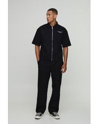 BoohooMAN - Oversized Pocket Embroidered Twill Zip Up Shirt & Relaxed Trouser Set - Lyst