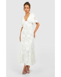 Boohoo - Burnout Floral Angel Sleeve Midaxi Dress - Lyst