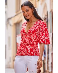 Sosandar - Paisley Print Shirred Hem Faux Wrap Jersey Top Viscose - Lyst
