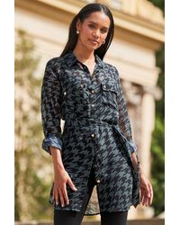 Sosandar - Dogtooth Print Belted Longline Shirt - Lyst
