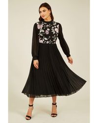 Yumi' - Long Sleeve Embroidered Midi Dress With Pleats - Lyst
