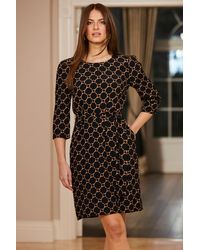 Sosandar - Geometric Chain Print Tie Waist Shift Dress - Lyst