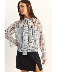 Bianco Lucci - Abstract Print Choker Collar Chiffon Blouse With Tie Detail - Lyst