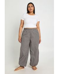 Boohoo - Plus Check Elasticated Waist Balloon Trousers - Lyst