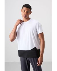 TOMMY LIFE - Color Blocked Crew Neck T-Shirt - Lyst