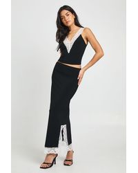 Boohoo - Contrast Lace Trim V Neck Vest - Lyst