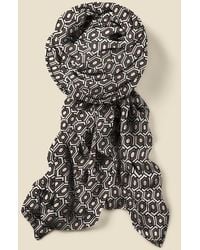 Sosandar - Natural Geometric Print Contrast Trim Scarf - Lyst