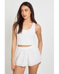 Boohoo - Poplin Broderie Trim Short - Lyst