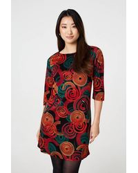 Izabel London - Abstract 3/4 Sleeve Short Shift Dress - Lyst