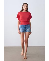 Dilvin - Modal Blend Uitsnijding Crew Neck Blouse - Lyst