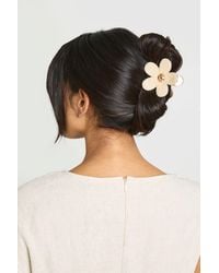 Boohoo - Marble Flower Hair Clip - Lyst